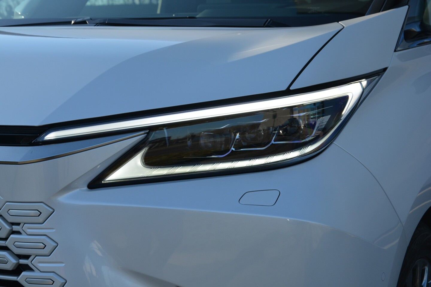 Lexus LM