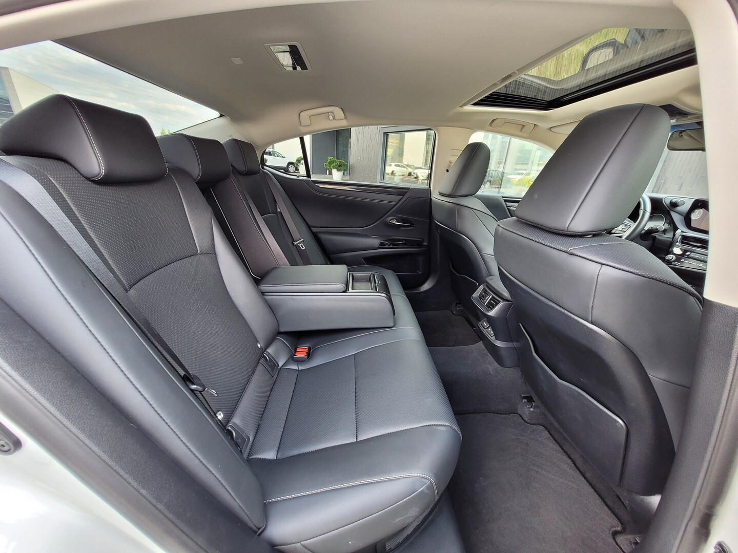 Lexus ES