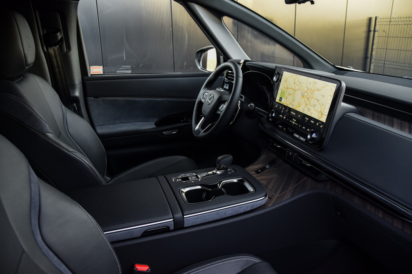 Lexus LM