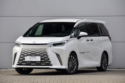 Lexus LM