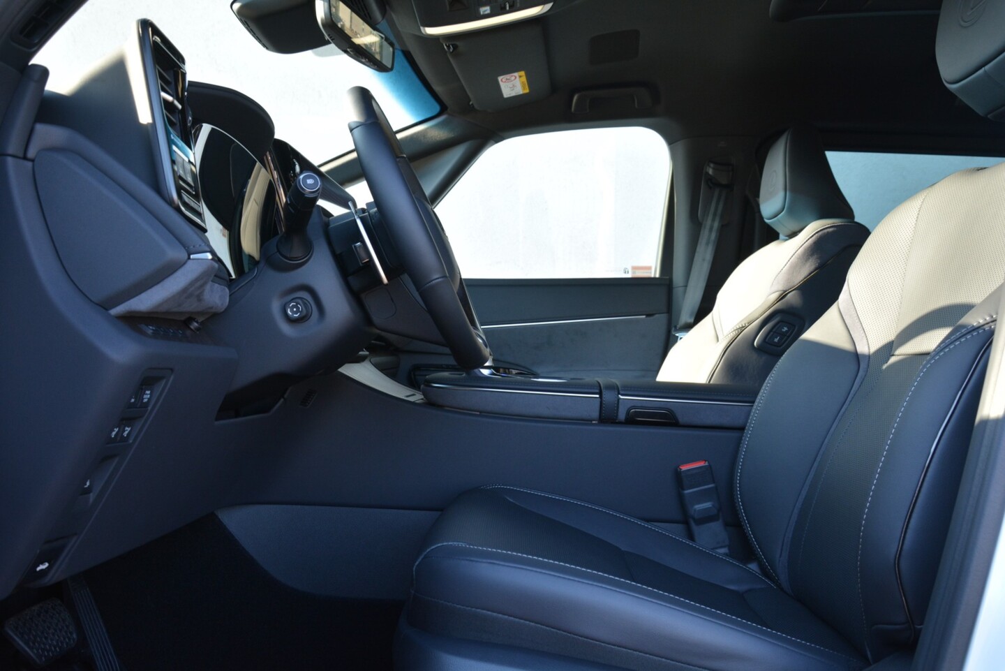 Lexus LM