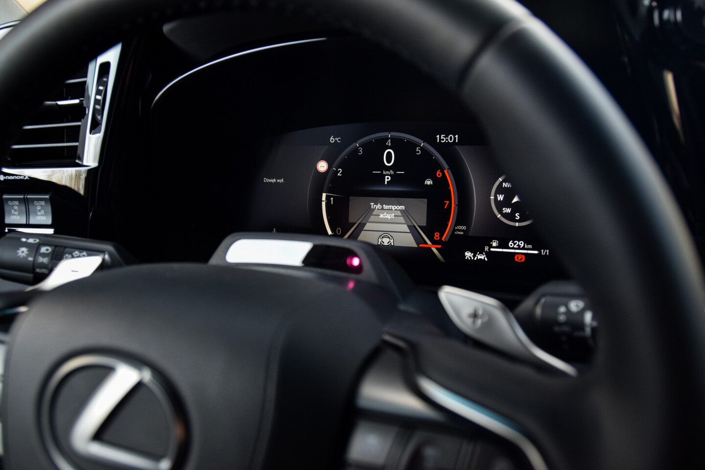 Lexus LM