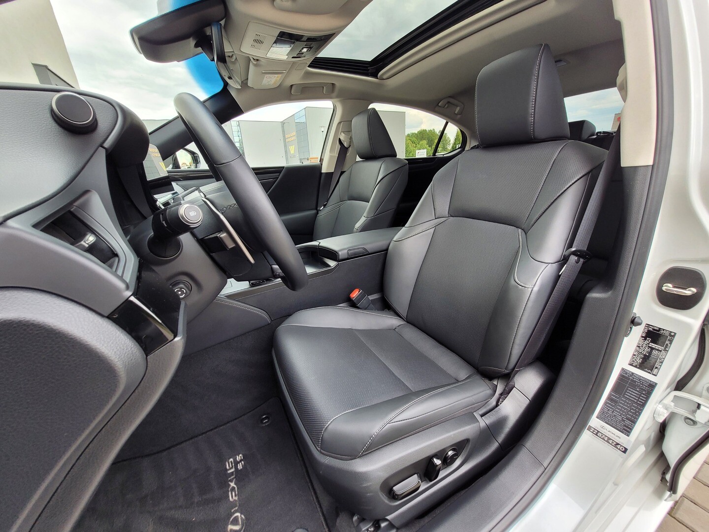 Lexus ES