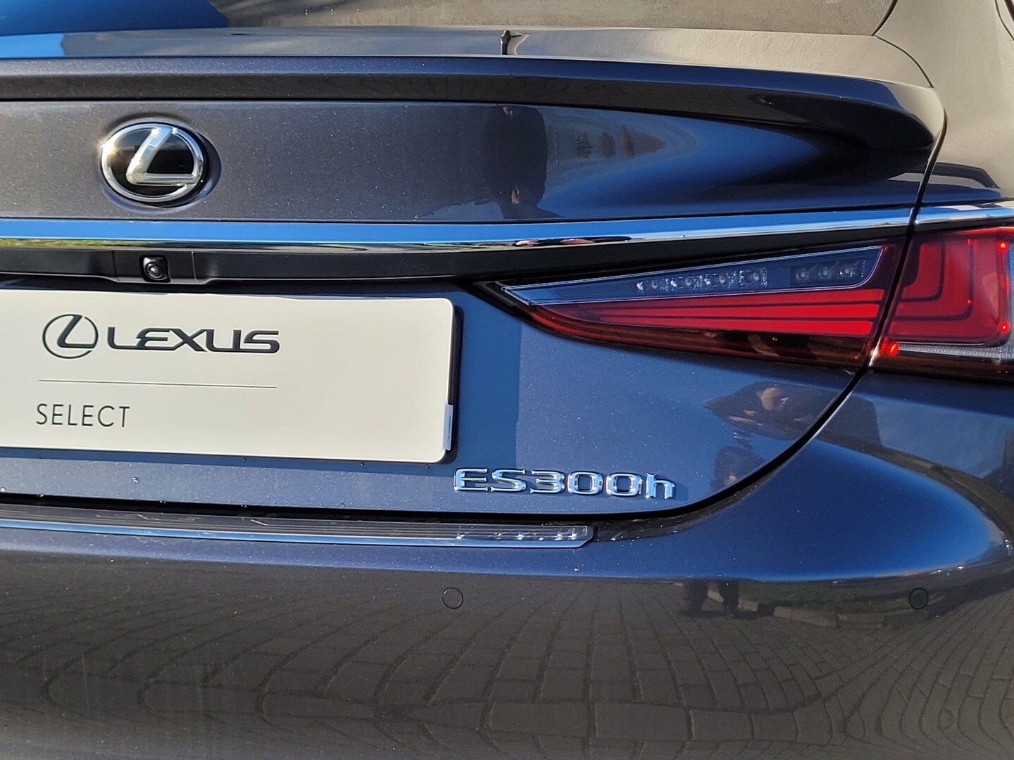 Lexus ES